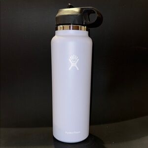 Hydro Flask Lilac Bottle with Black Lid 40oz